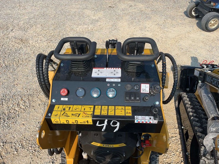 agt-compact-track-loader-image-5