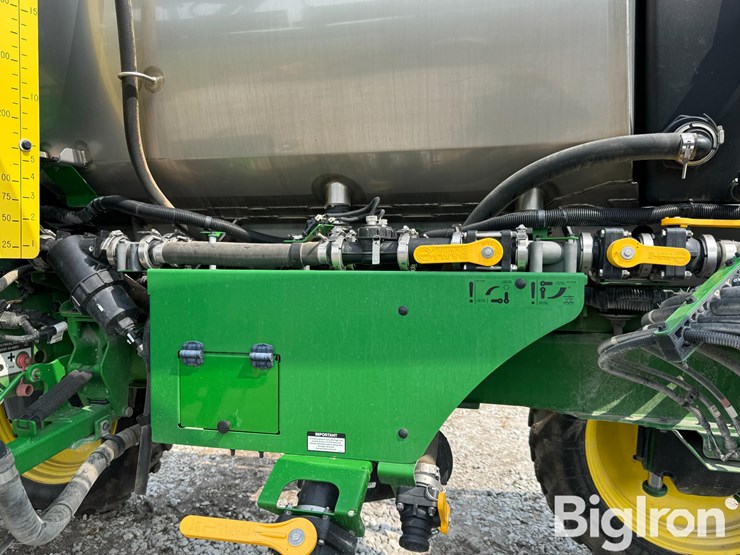 2020-john-deere-r4038-image-16