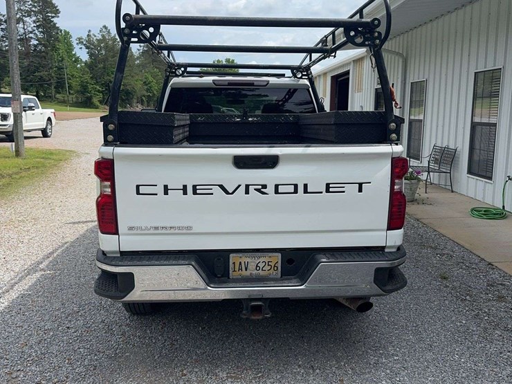 2020-chevrolet-silverado-4-x-4-truck-image-4