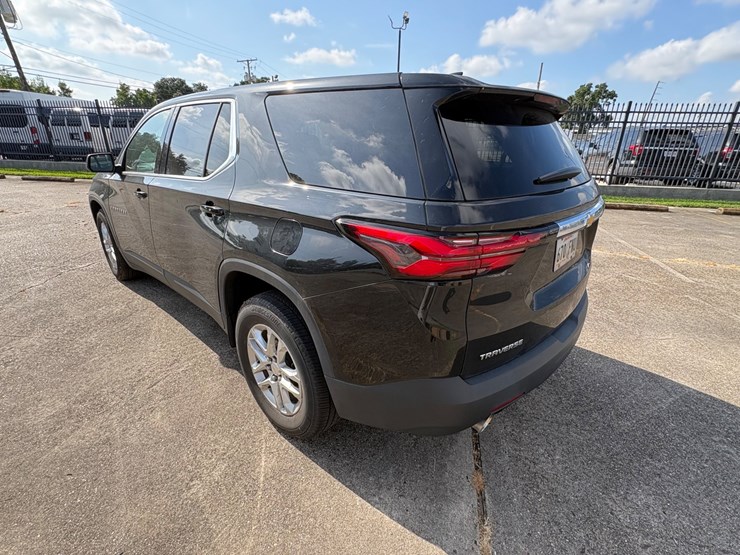 2022-chevrolet-traverse-image-19