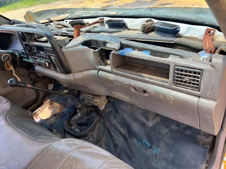 1995-dodge-ram-3500-image-30