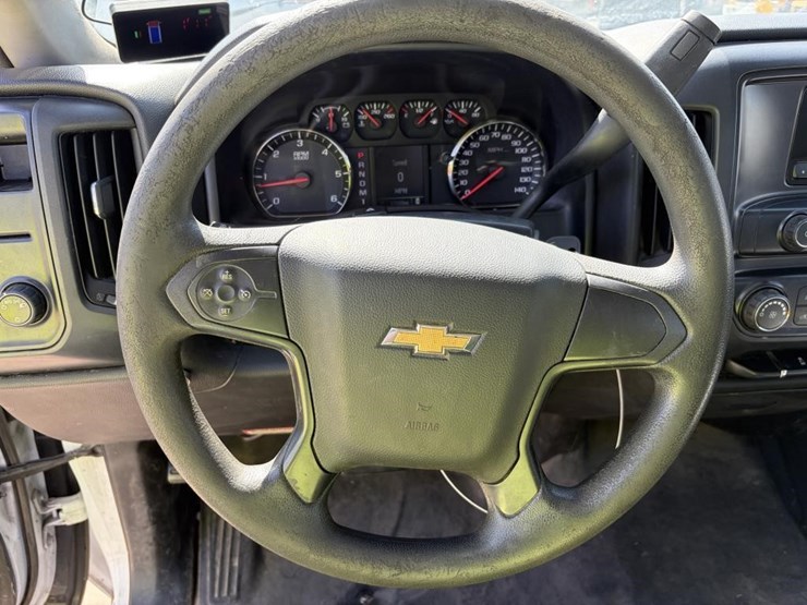 2015-chevrolet-silverado-2500-image-14