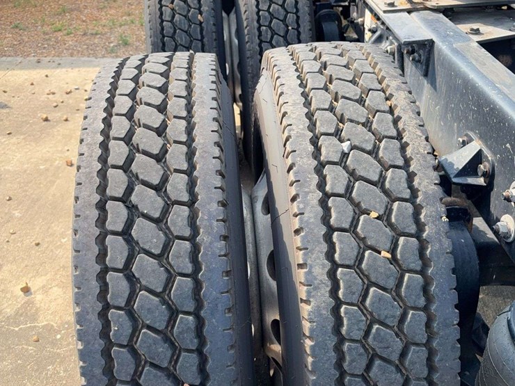 2022-kenworth-t680-image-9