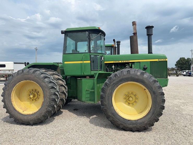 1978-john-deere-8430-image-4