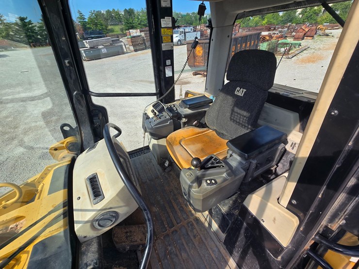caterpillar-953d-image-88