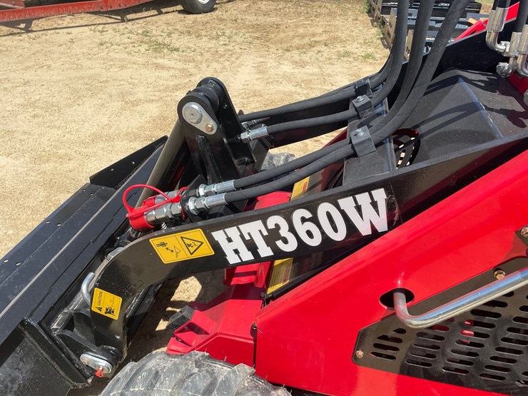 #416-•-new-ht360-mini-wheel-skid-steer-image-9