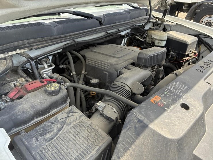 2013-chevrolet-silverado-2500-image-9