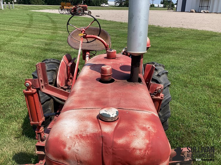 1944-farmall-a-2wd-tractor-w/belly-blade-image-15