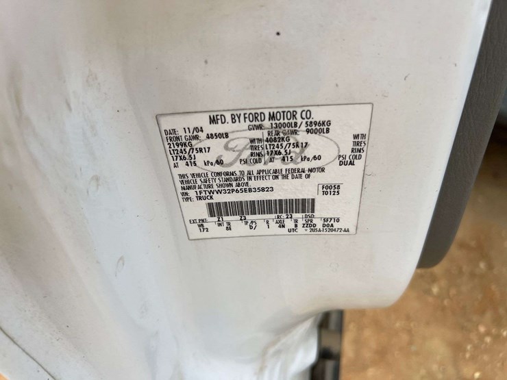 2005-ford-f350-image-26