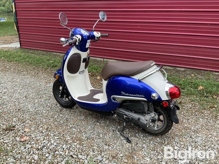 2024-honda-metropolitan-ncw50-scooter-image-7