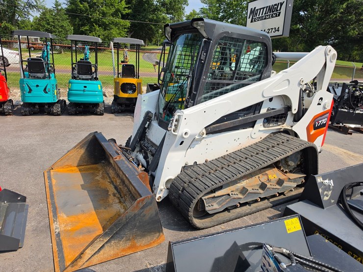 2023-bobcat-t770-image-3
