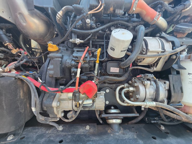 2023-bobcat-t770-image-13