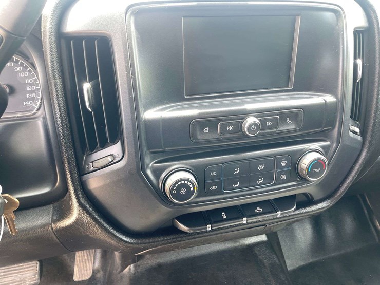 2018-chevrolet-silverado-1500-image-12