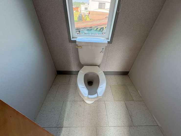 mobile-56'-office-building-image-26