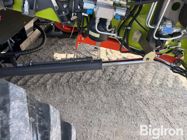 2023-claas-lexion-8700tt-image-19