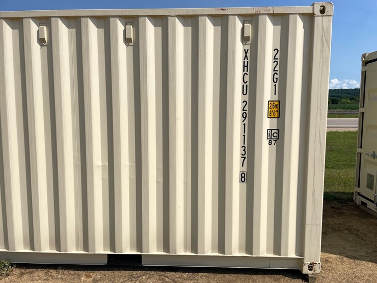 #404-•-20'-shipping-container-image-6