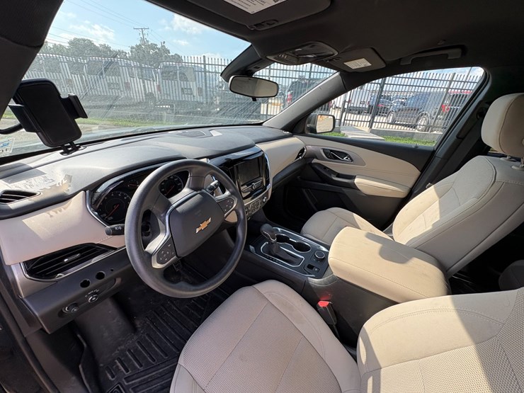 2022-chevrolet-traverse-image-12