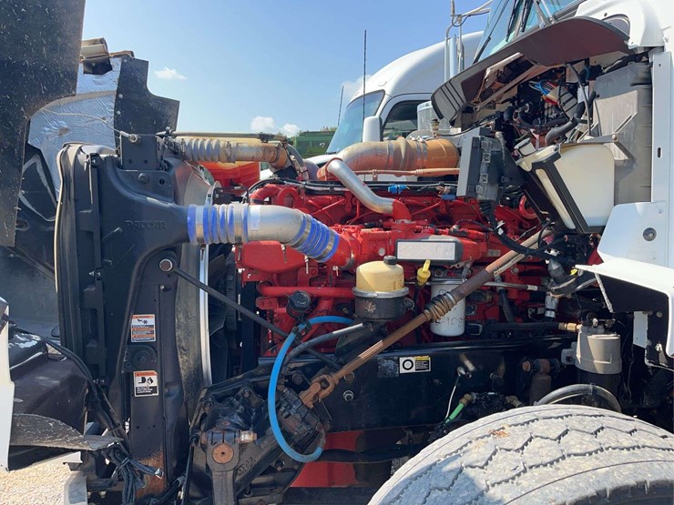 2019-kenworth-t8-series-dump-truck-image-40