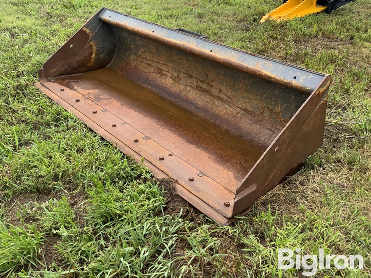 cnh-78"-heavy-duty-low-profile-skid-steer-bucket-image-1