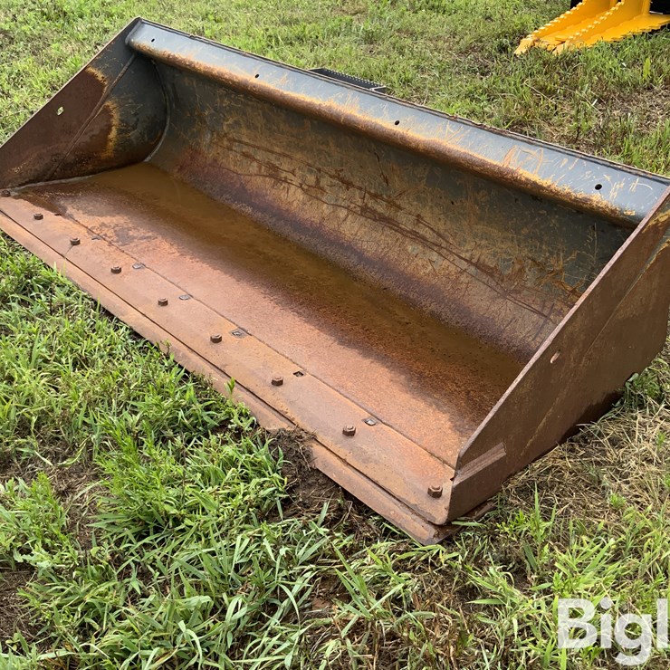 CNH 78" Heavy Duty Low Profile Skid Steer Bucket