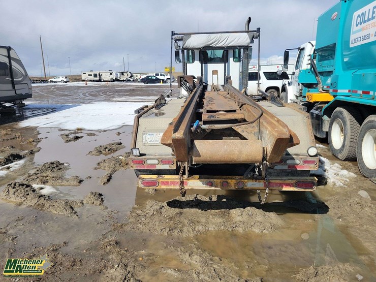 non-operable-2015-kenworth-t4-series-t/a-hook-lift-truck-image-3