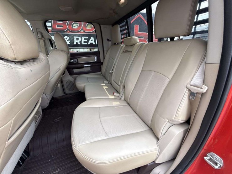 2018-dodge-3500-image-18