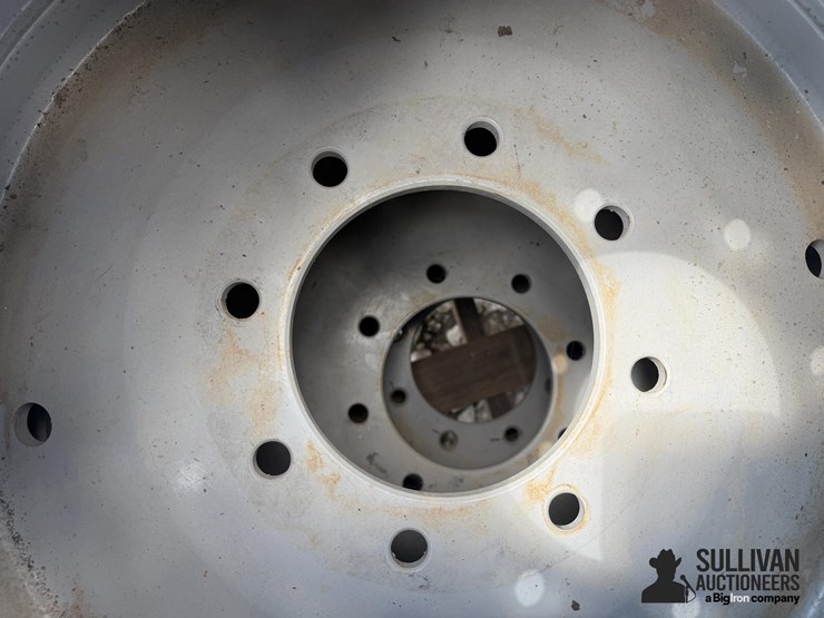 galaxy-9-22.5-tires-on-kinze-8-bolt-wheels-(bid-per-unit)-image-9