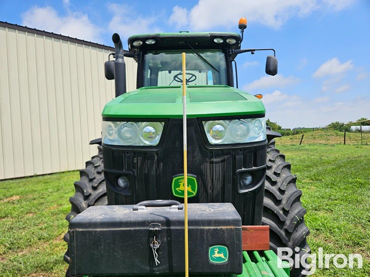 2011-john-deere-8285r-image-11