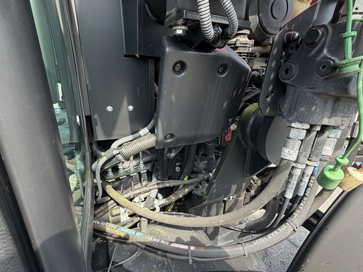 2021-zetor-p110-ps-w/-zm229p-loader-image-40