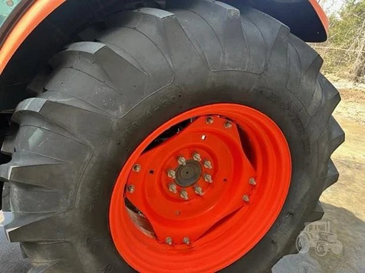 2015-kubota-m5-111d-image-22