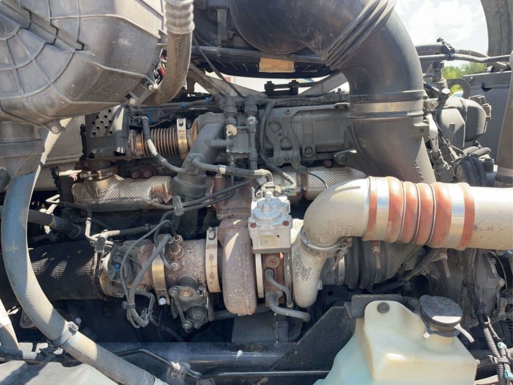 2022-kenworth-t680-image-41