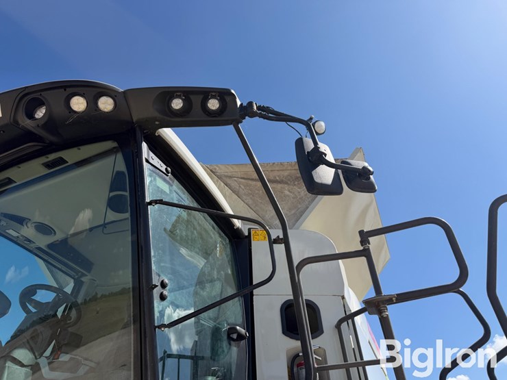 2022-claas-lexion-8600-image-14