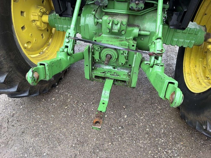 john-deere-3055-image-4