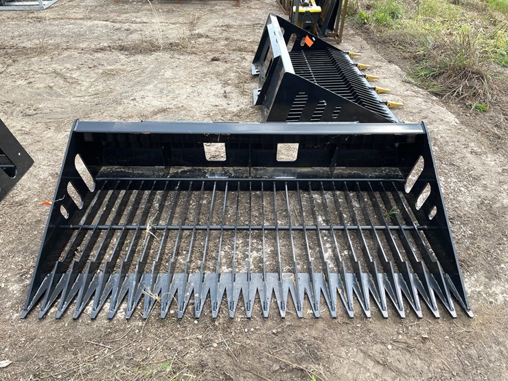 #9811-•-wolverine-72"-rock-bucket-attachment-image-5