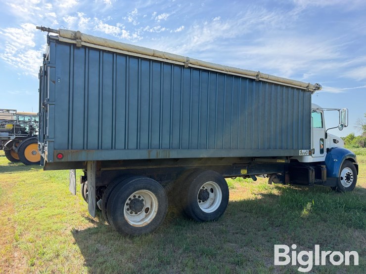 2005-peterbilt-335-image-5