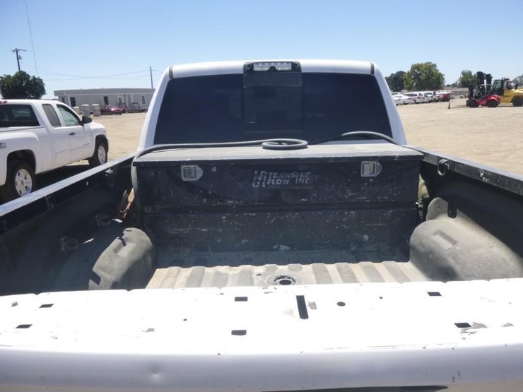2017-dodge-3500-image-22