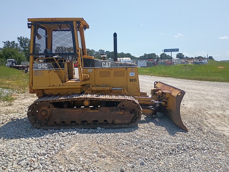 caterpillar-d4c-image-11