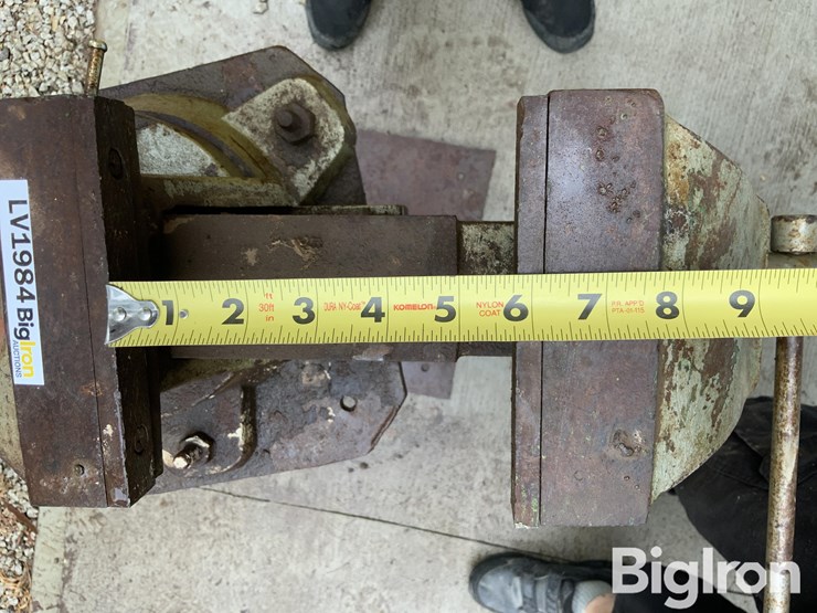 k-tool-6"-free-standing-hand-vice-image-18