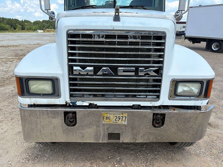 2005-mack-chn613-image-7