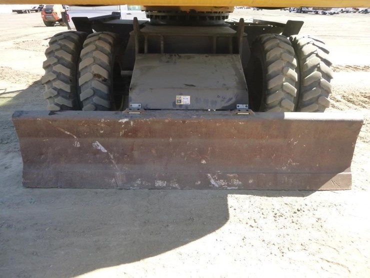 2005-caterpillar-m318c-image-23