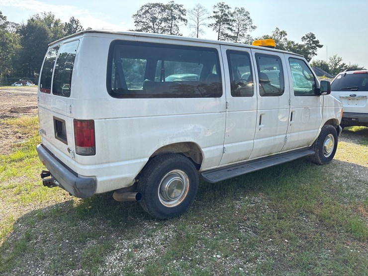 2006-ford-e350-image-4