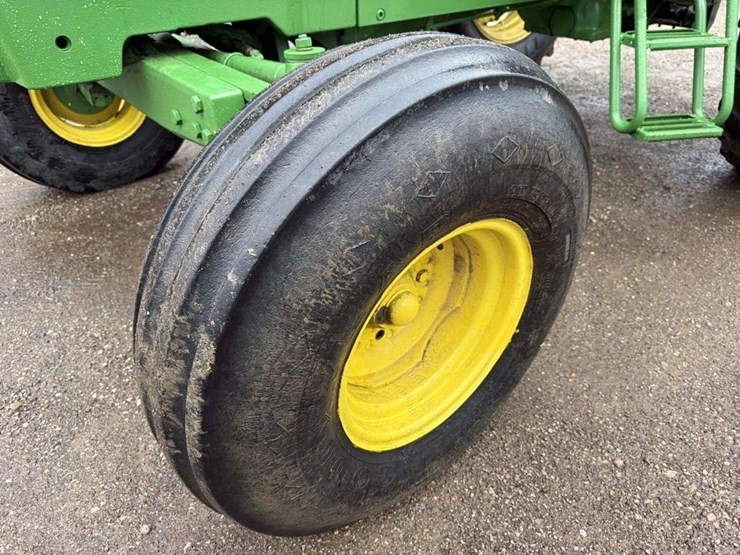 john-deere-3055-image-8