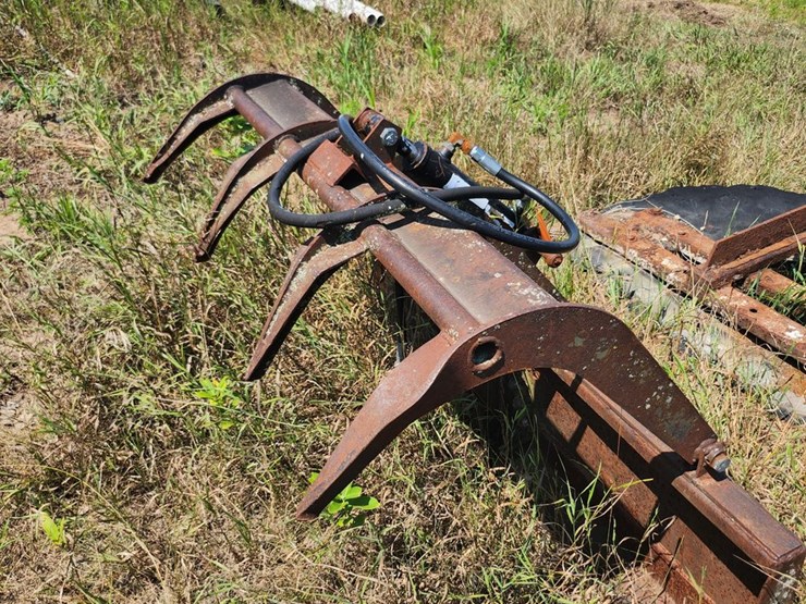 #2833-•-hydraulic-grapple-attachment-image-5