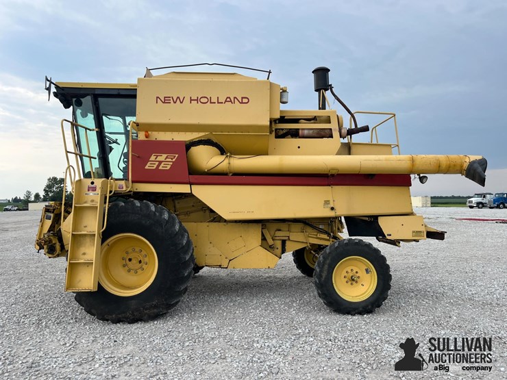 new-holland-tr86-image-8