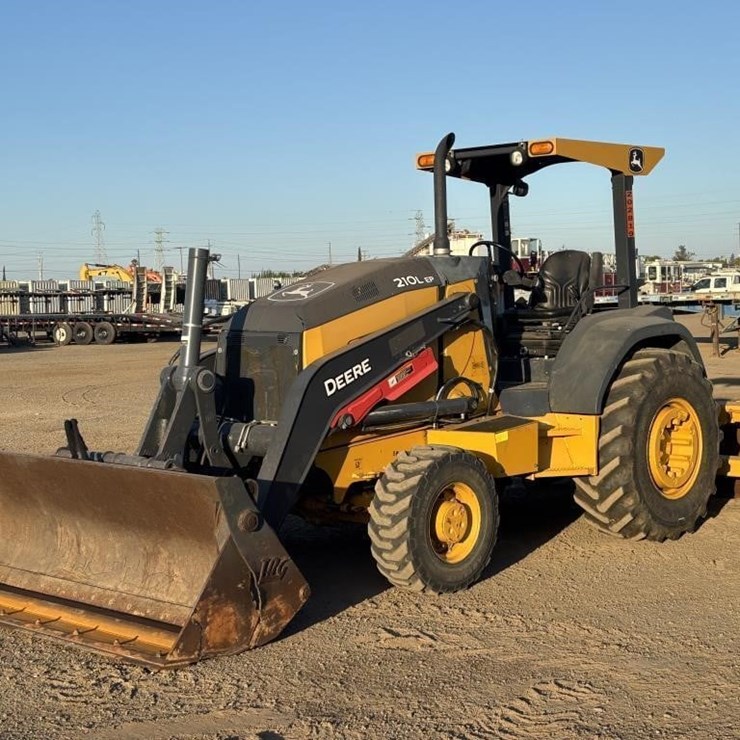 2020 DEERE 210L