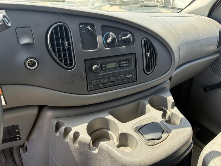 2005-ford-e350-sd-image-29