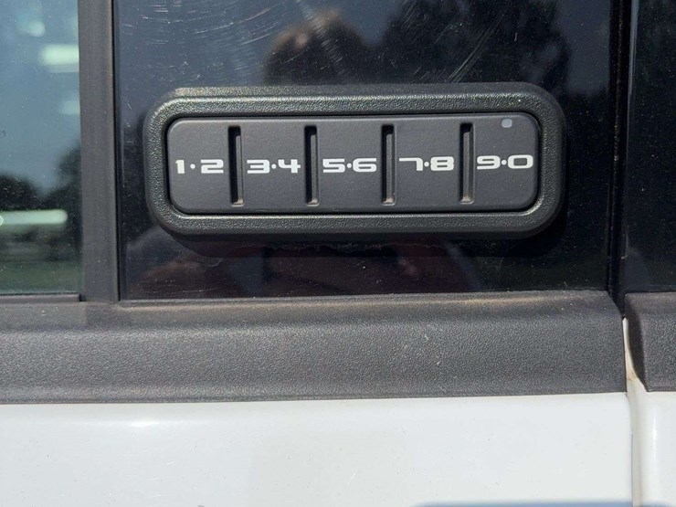2025-ford-f350-image-4