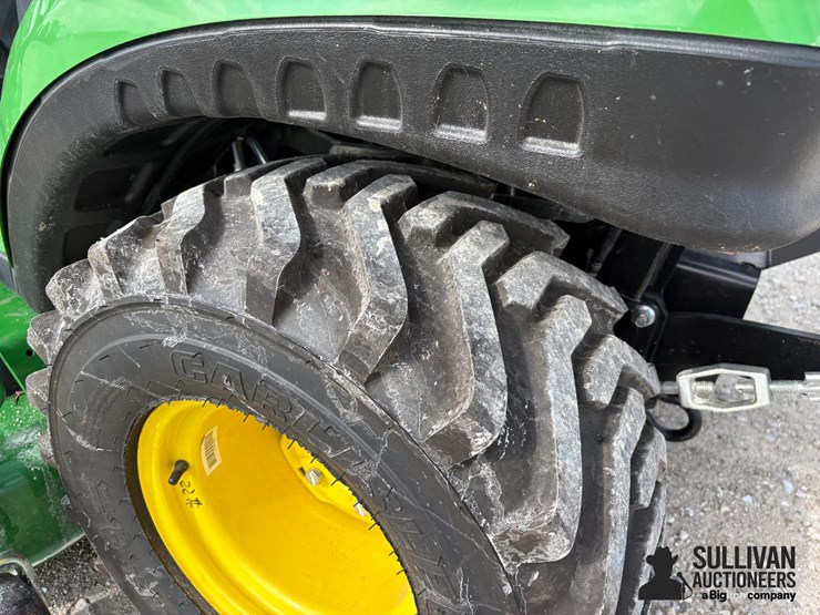 2020-john-deere-1025r-image-10