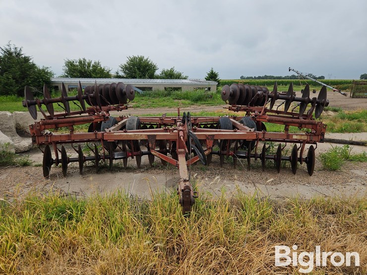massey-ferguson-620-image-2