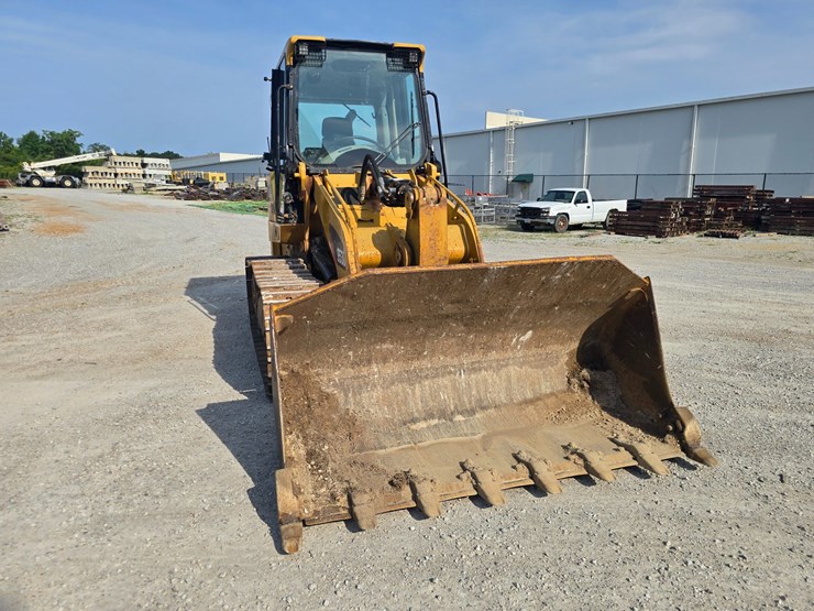 caterpillar-953d-image-23